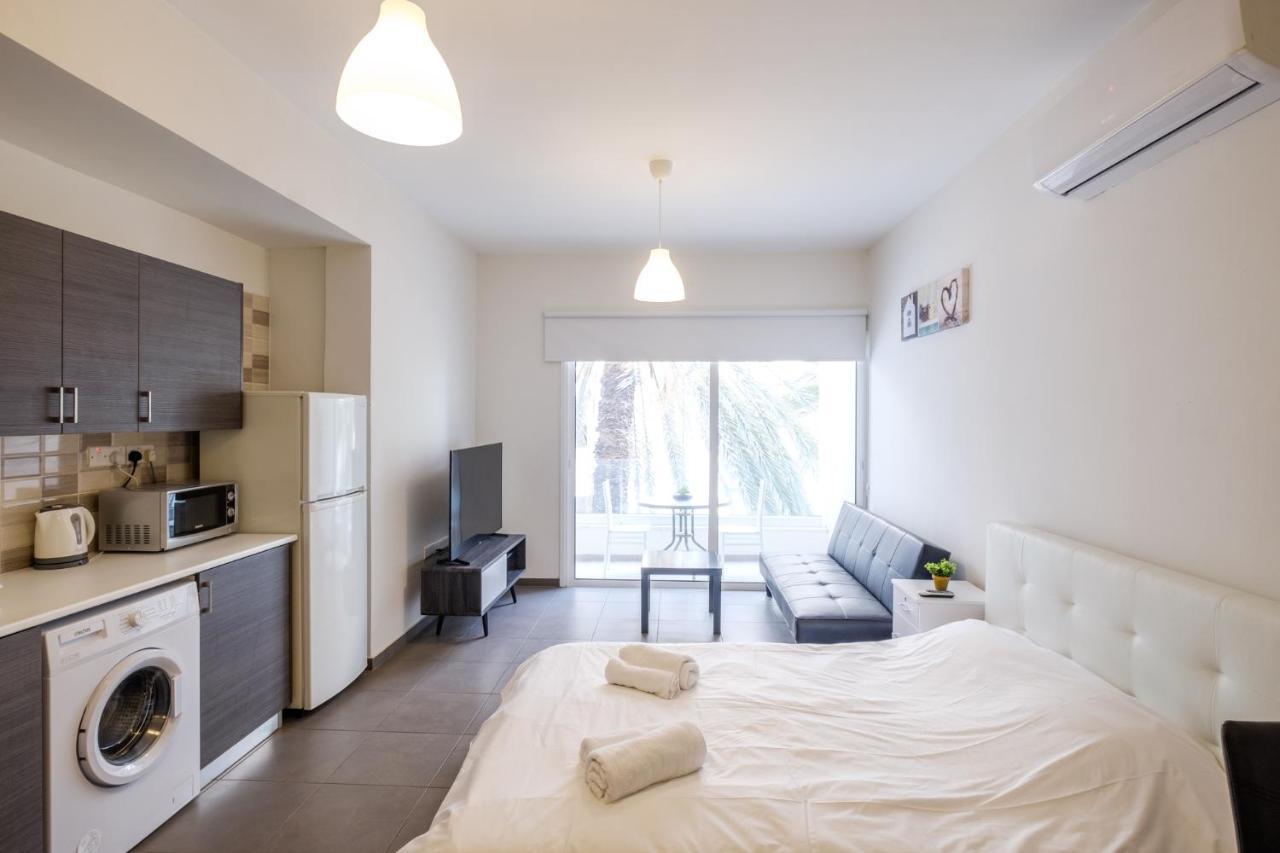 Spacious Studio Downtown Larnaca Eksteriør billede