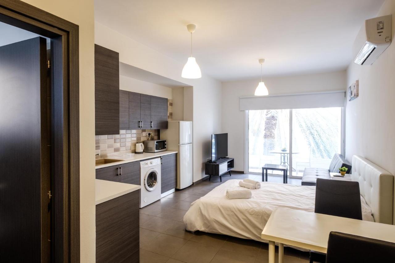 Spacious Studio Downtown Larnaca Eksteriør billede
